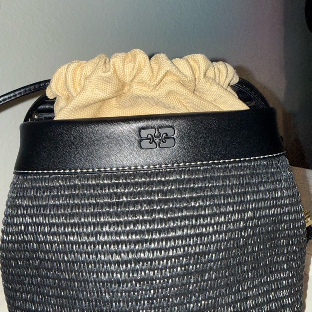 Black GANNI Bou Bucket Bag Raffia - Picture 3 of 10